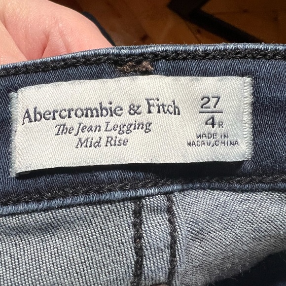 Abercrombie and Fitch MidRise Dark Wash Jegging 91 - Picture 6 of 7